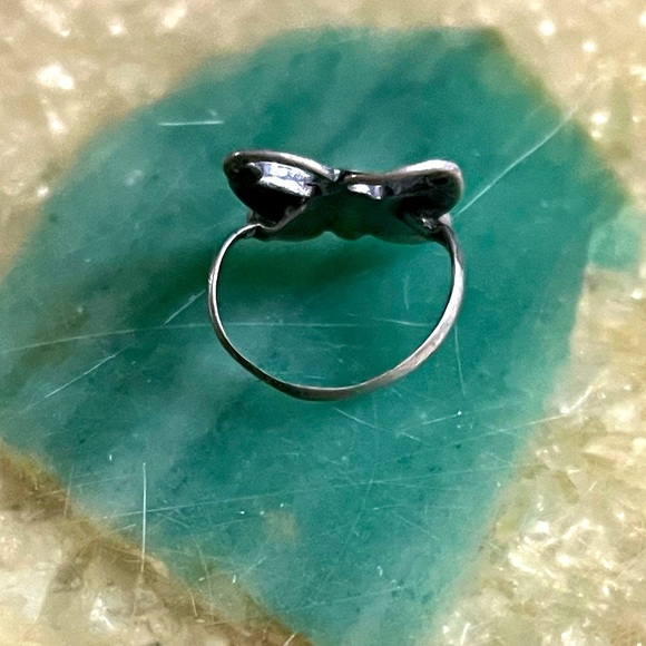 Dainty Butterfly Green Turquoise/ Mother of Pearl Silver Ring Vintage Handmade - Picture 4 of 5